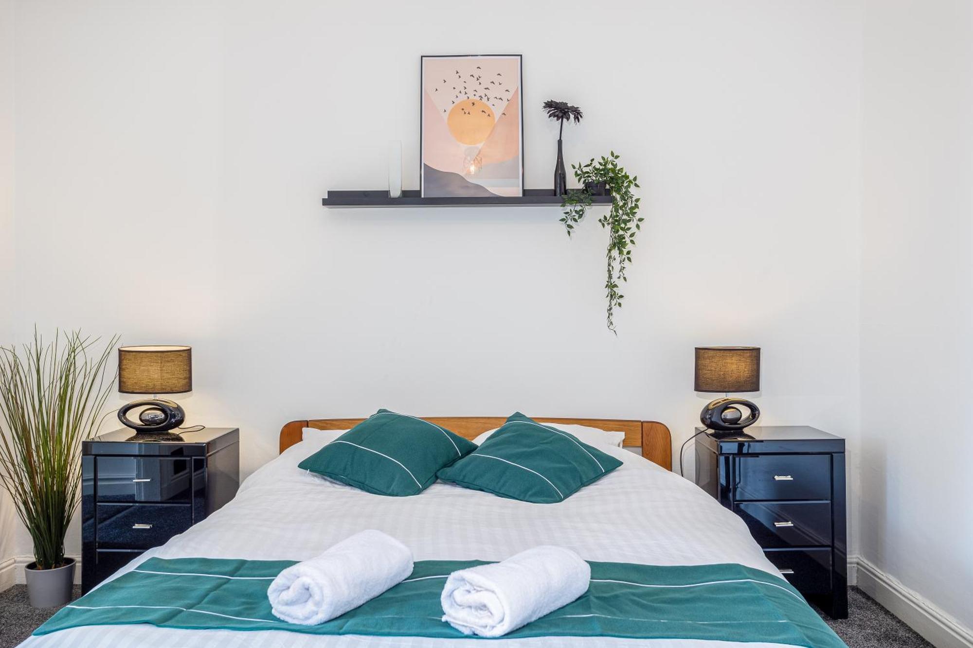 Coronation House By Yourstays - 3 Bedroom House In Newcastle-Under-Lyme Stoke-on-Trent Zewnętrze zdjęcie